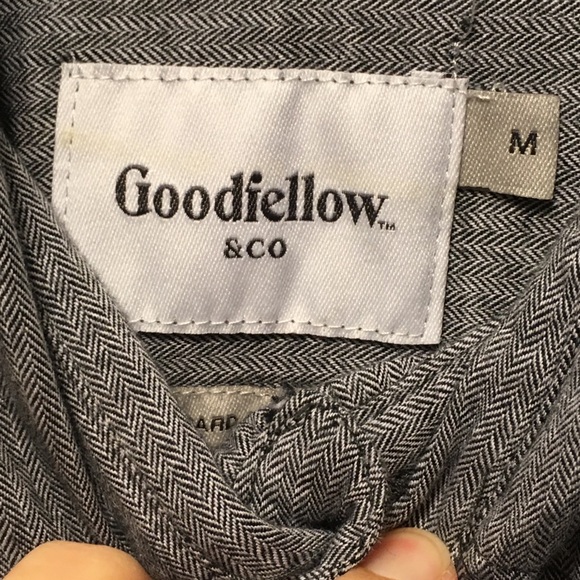 🍁Goodfellow & CO  long sleeve button down - Picture 3 of 6
